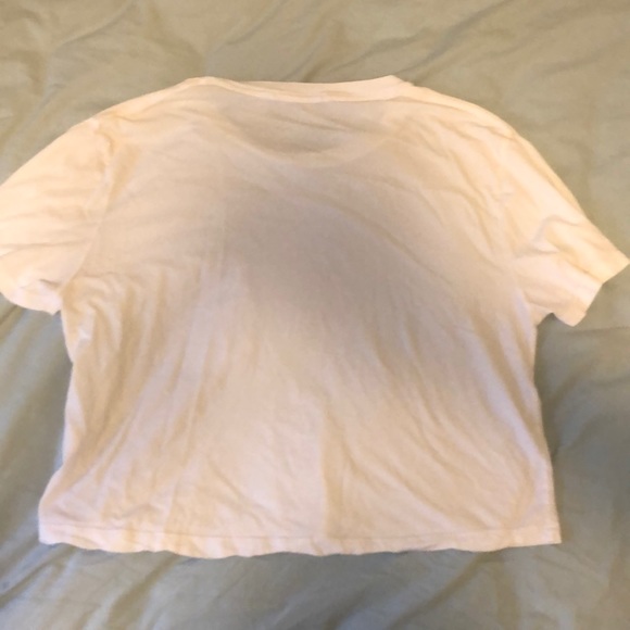 Brandy Melville white cropped tee with pocket - Picture 4 of 4